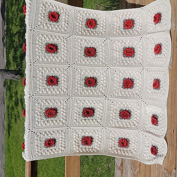 Vintage 3D Rose Crocheted Afghan. Great Condition Apprx 68